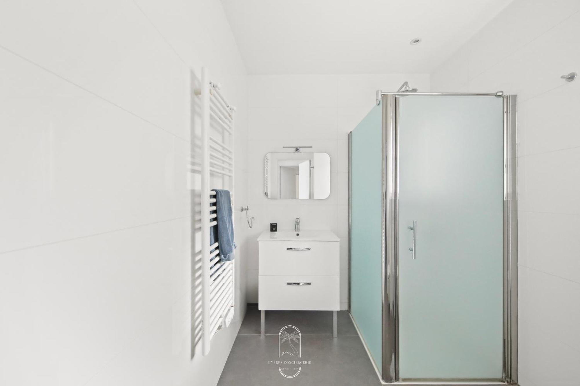 Villa Antoine Appartement Rdj Vue Mer Clim Wifi Parking Plage 50M La Garonne Le Pradet Zewnętrze zdjęcie